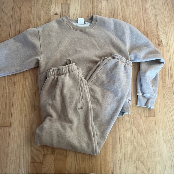 Aritzia Tops - Aritzia TNA Sweat Set